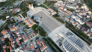 Read more about the article Fátima: A Sacred Journey Through History and Faith